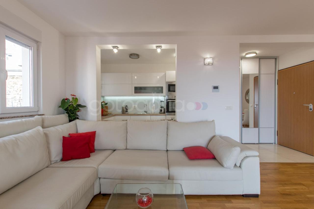 Sea View Apartments Dammi With Free Parking 마카르스카 외부 사진