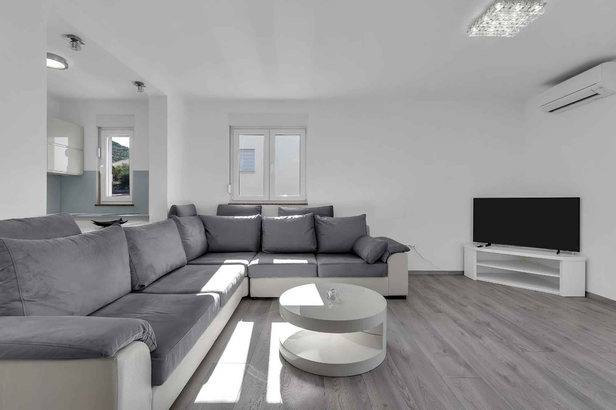 Sea View Apartments Dammi With Free Parking 마카르스카 외부 사진