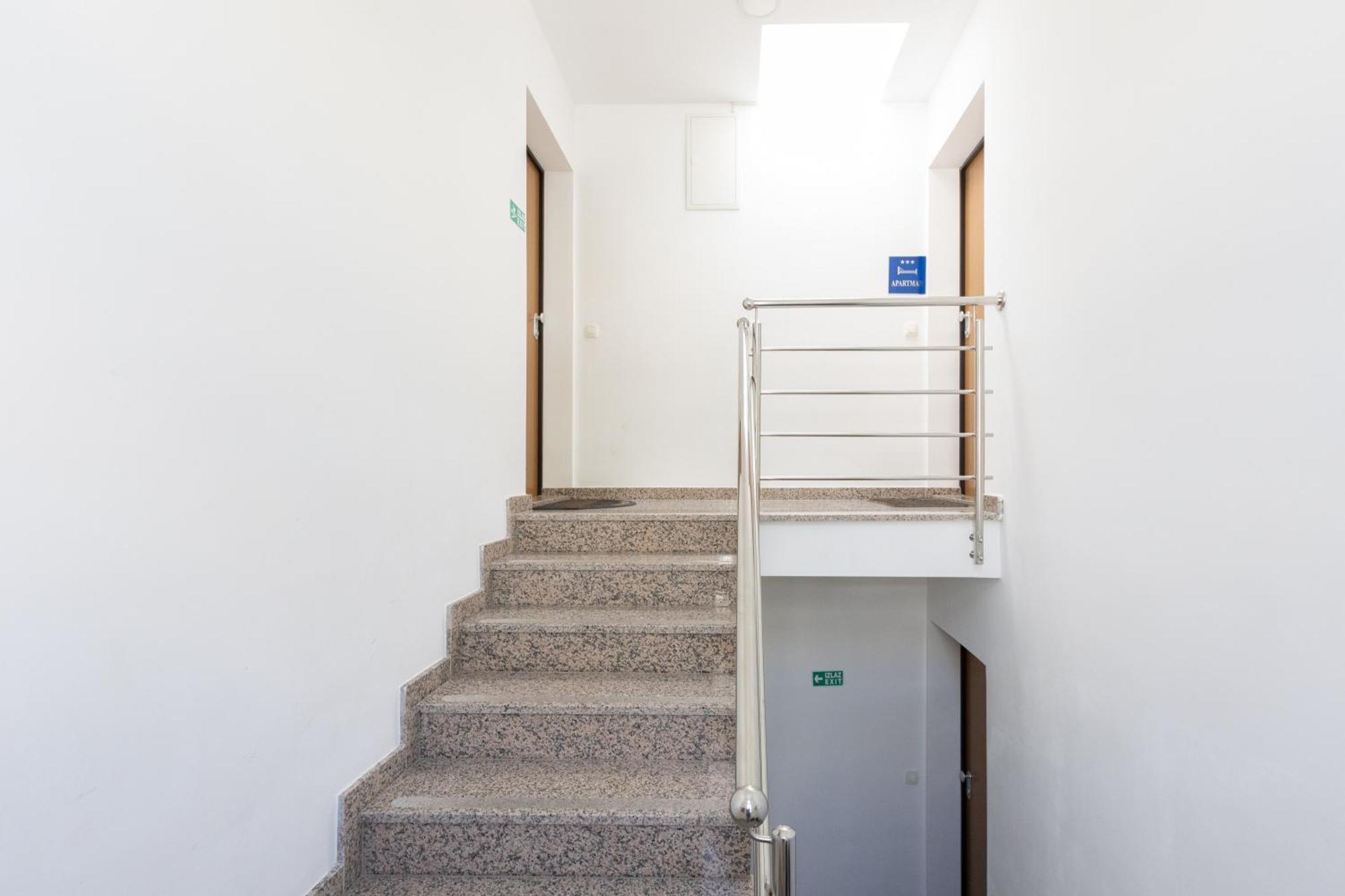 Sea View Apartments Dammi With Free Parking 마카르스카 외부 사진