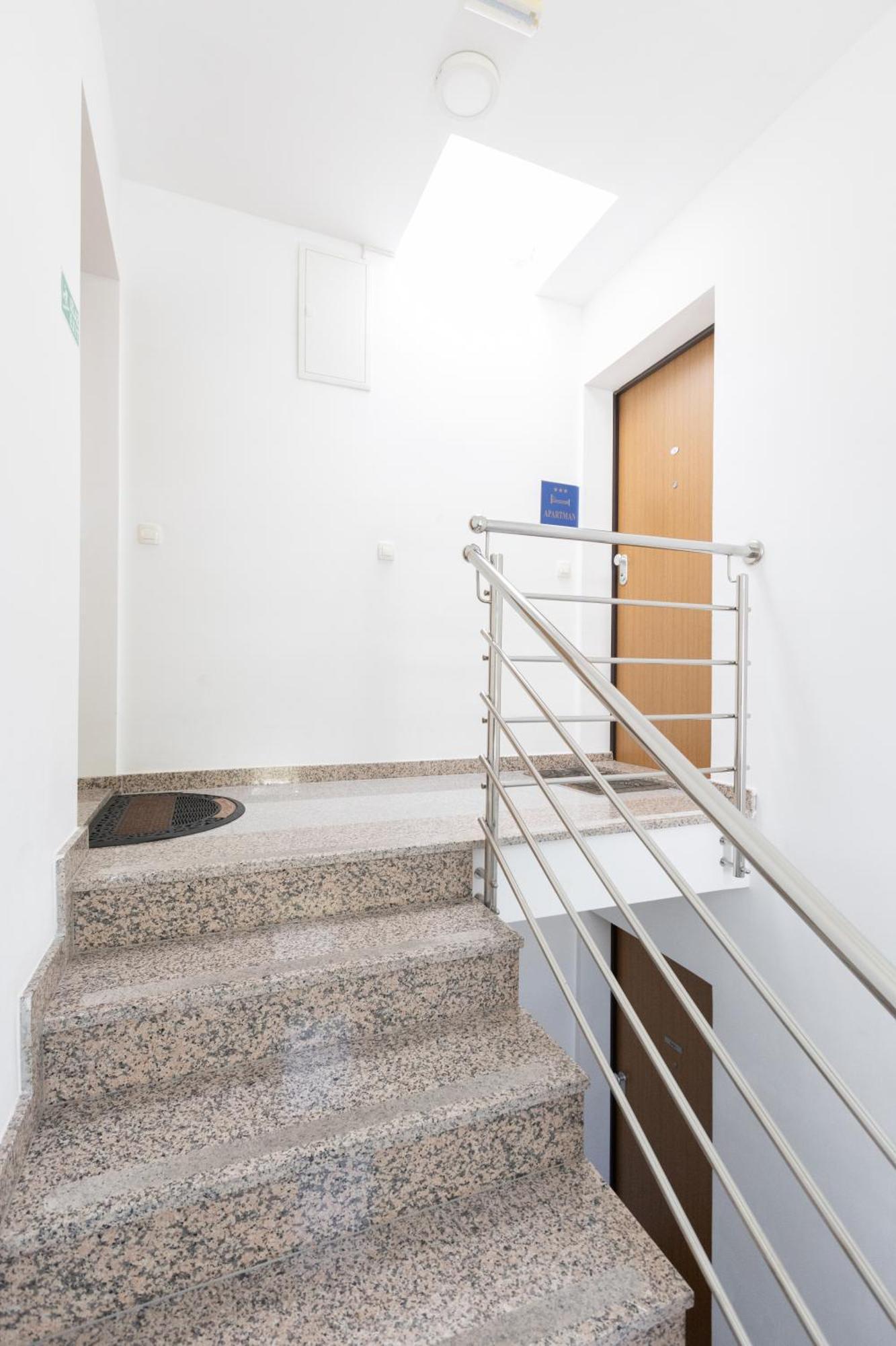 Sea View Apartments Dammi With Free Parking 마카르스카 외부 사진